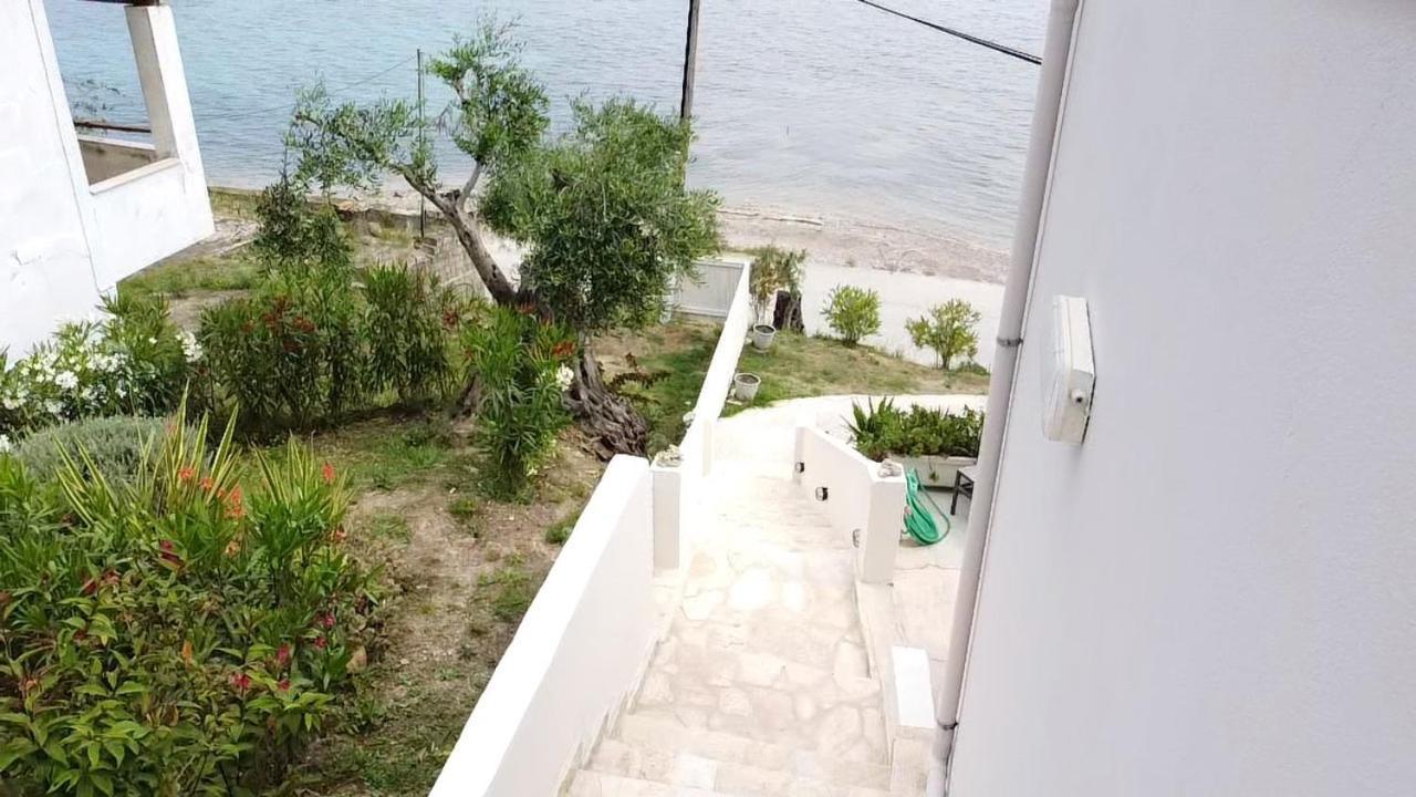 George's Sea View Apartment Mesongi