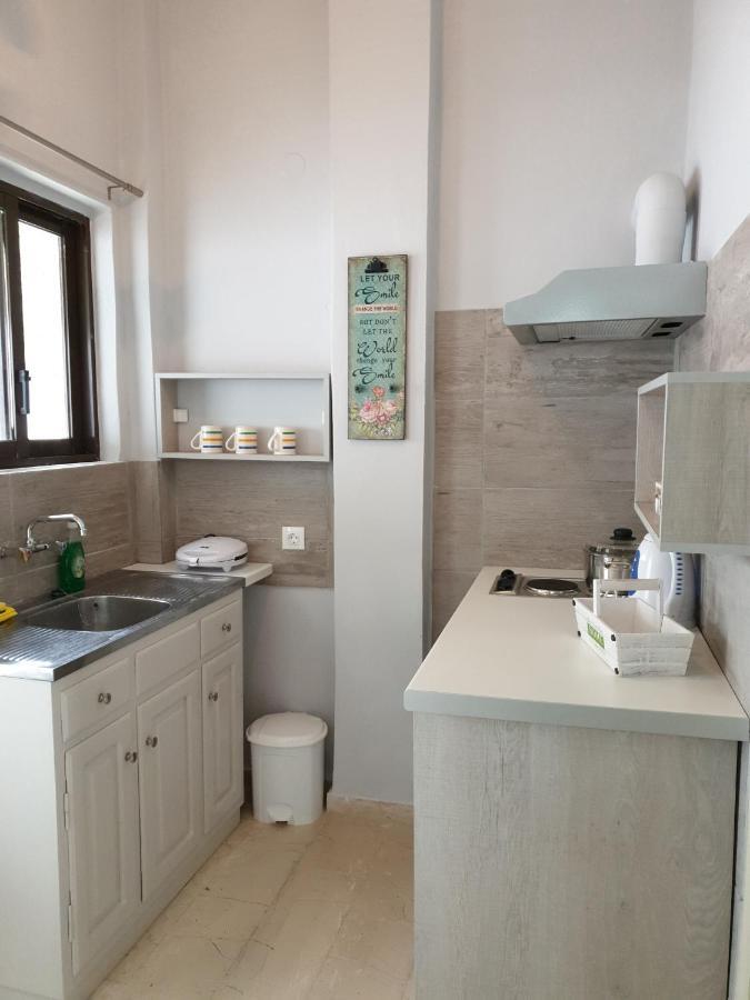 Apartment George's Sea View Mesongi